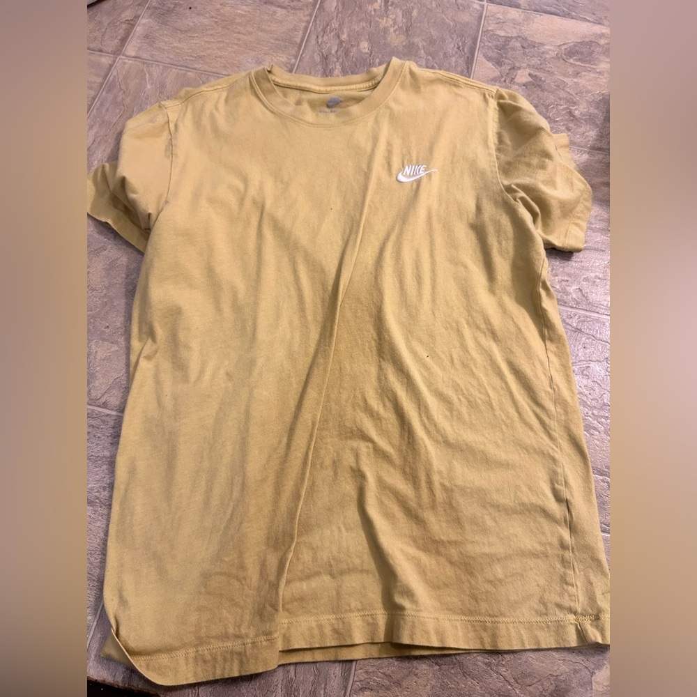 Full yellow Nike